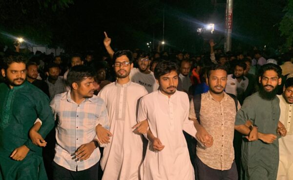 রাকসু নির্বাচন পেছানোর প্রতিবাদে ছাত্রশিবিরের বিক্ষোভ-মিছিল