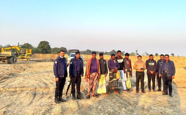 বাগমারায় কৃষি জমির টপসয়েল কাটা রোধে মোবাইল কোর্ট, ৫ জনের কারাদণ্ড