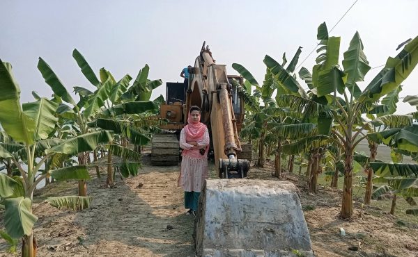 দুর্গাপুরে অবৈধ পুকুর খননের বিরুদ্ধে অভিযানে ৫টি ভেকু নিস্ক্রিয়, ব্যাটারি জব্দ