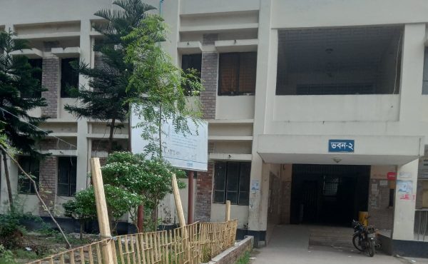 পুঠিয়া উপজেলা স্বাস্থ্য কমপ্লেক্সের অ্যাম্বুলেন্স দুই বছর ধরে নিখোঁজ