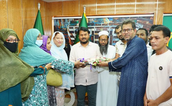 রাসিক প্রশাসকের সাথে বিভিন্ন প্রতিষ্ঠানের শিক্ষক ও কর্মকর্তাদের সাক্ষাৎ
