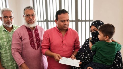 সদরঘাট লঞ্চ দুর্ঘটনায় নিহতদের পরিবারকে আর্থিক সহায়তা প্রদান