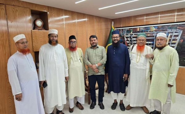 রাসিক প্রশাসকের সঙ্গে বাংলাদেশ জাতীয় ইমাম সমিতির কেন্দ্রীয় নেতৃবৃন্দের সাক্ষাৎ