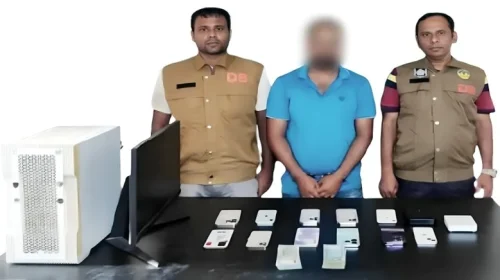 নগরীতে পুলিশের অভিযানে অনলাইন জুয়াড়ি এজেন্ট গ্রেপ্তার