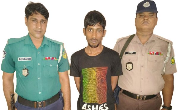 নগরীতে মাদকবিরোধী বিশেষ টিমের অভিযানে মাদক ব্যবসায়ী গ্রেপ্তার