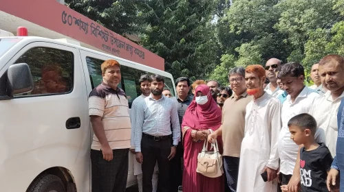 বাগমারায় দুই বছরের অচল অ্যাম্বুলেন্স সচল করে হস্তান্তর করলেন বিএনপি নেতা কামাল হোসেন
