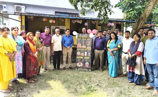 নর্থ বেঙ্গল ইন্টারন্যাশনাল ইউনিভার্সিটির কেন্দ্রীয় ক্যাফেটেরিয়া নতুন রূপে যাত্রা শুরু