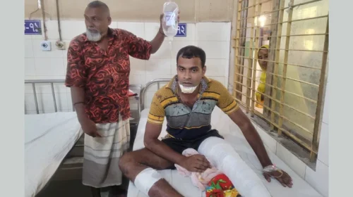 ‘হঠাৎ বিকট শব্দে ঘুম ভাঙে, চারদিকে শুনি শুধু চিৎকার’