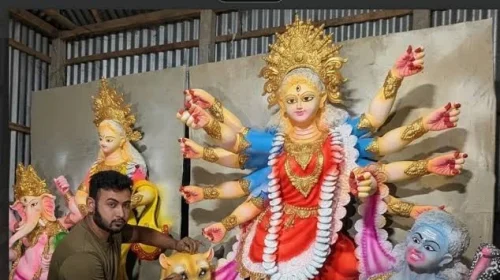 যশোরে শার্শা ও বেনাপোলে শারদীয় দুর্গোৎসবের প্রস্তুতি সম্পন্ন !