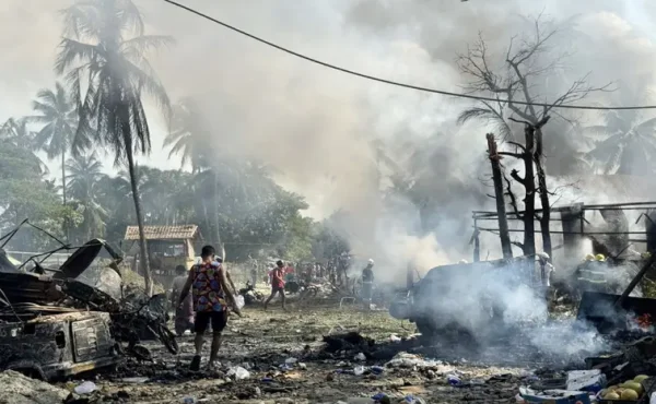 রাখাইনে বাস্তুচ্যুতদের শিবিরে বিমান হামলা, নিহত ৮